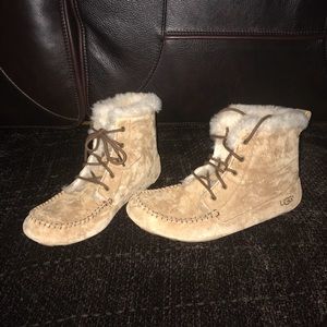 UGG chickaree booties chestnut